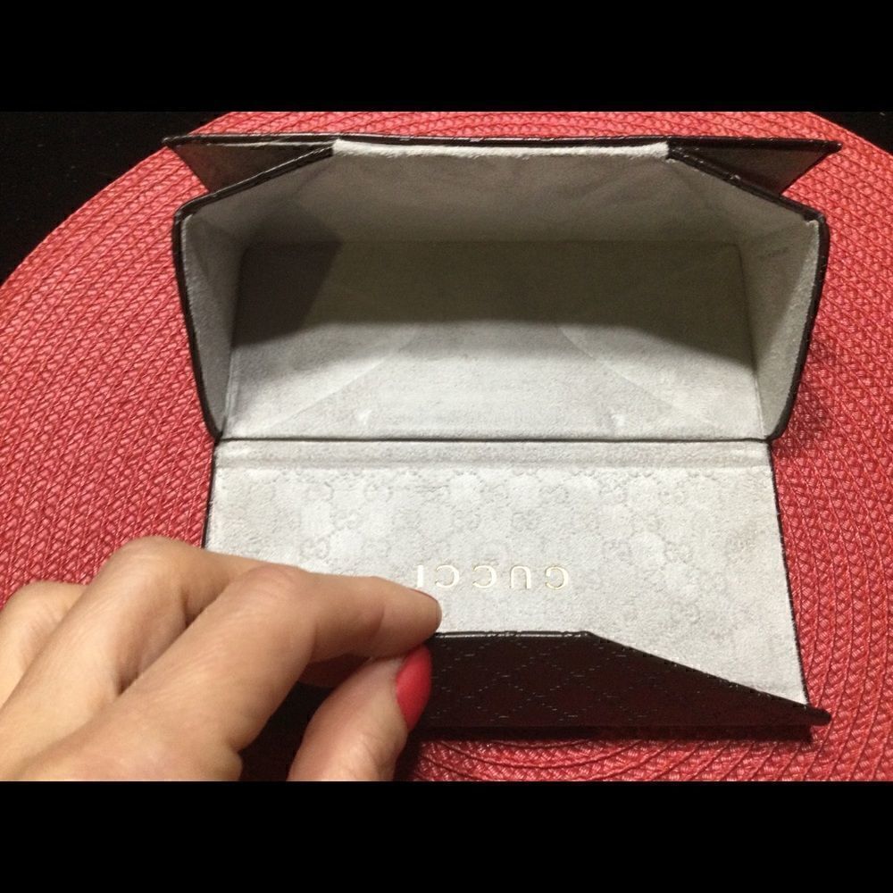 GUCCI Eyeglasses Case - Picture 7 of 9